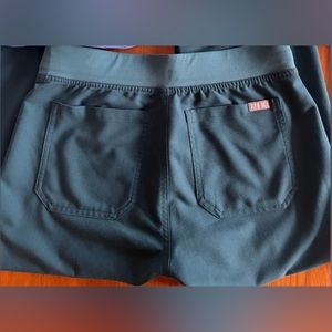 FIGS | Livingston Basic Scrub Pants | XS PETITE